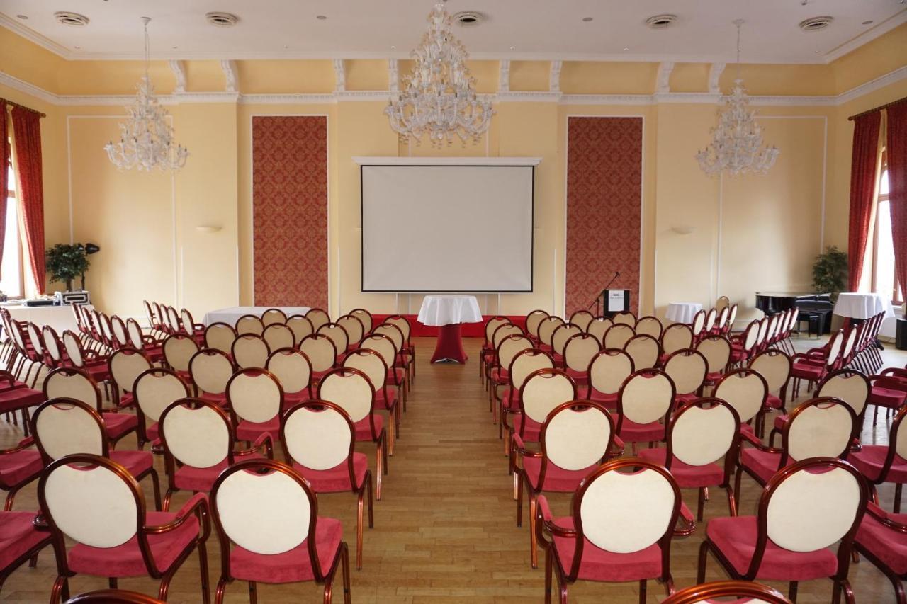 Hotel Am Schloss Aurich Esterno foto